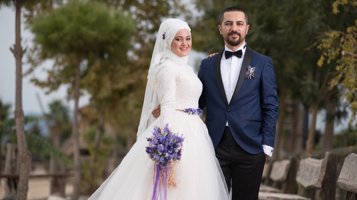 jovens-noivos-muçulmanos-casamento-marrocos