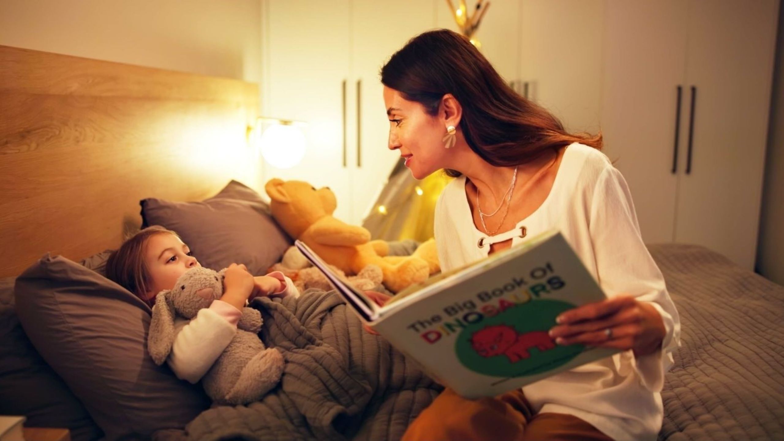 Moroccan parenting tips with mother reading to bilingual children supporting language development at home